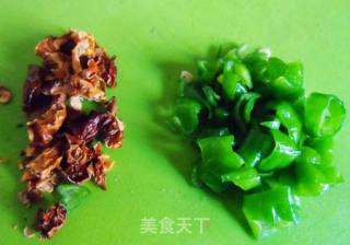 鸡蛋  三丁炒米饭的做法步骤：11