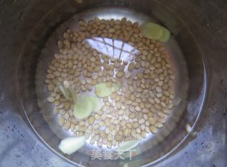 黄豆猪手汤的做法步骤：5