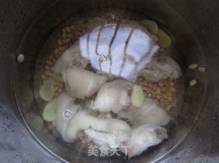 黄豆猪手汤的做法步骤：6