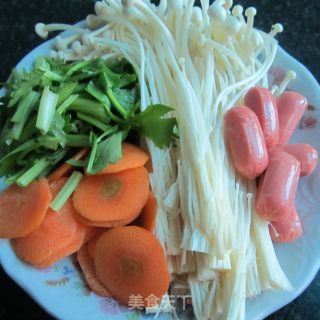 鱼头素菜锅的做法步骤：5