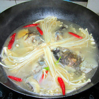 鱼头素菜锅的做法步骤：6