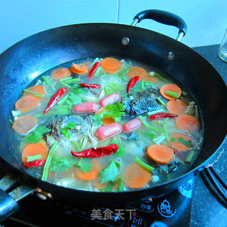 鱼头素菜锅的做法步骤：8