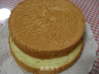 鲜奶水果蛋糕的做法步骤：1