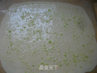 葱油饼的做法步骤：4