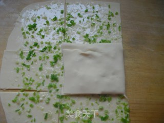 葱油饼的做法步骤：8