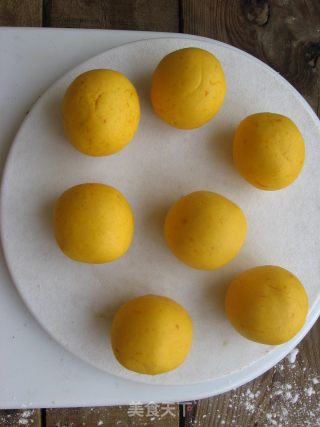 红糖姜蜜南瓜球的做法步骤：7