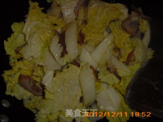 简单、开胃又下饭的小炒－－－－醋溜卤肉白菜的做法步骤：5