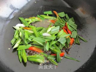 双椒豆豉炒肉丝的做法步骤：8