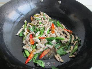 双椒豆豉炒肉丝的做法步骤：9