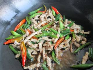 双椒豆豉炒肉丝的做法步骤：10