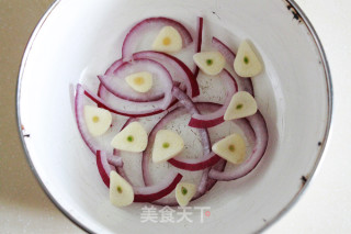 黑椒柠檬煎鸡扒的做法步骤：2