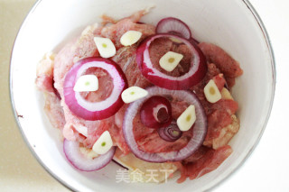 黑椒柠檬煎鸡扒的做法步骤：3