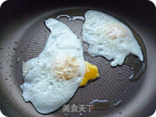 彩椒荷包蛋的做法步骤：4