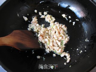 用川式经典菜的做法来改造剩米饭—鱼香炒饭的做法步骤：4