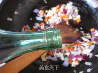 用川式经典菜的做法来改造剩米饭—鱼香炒饭的做法步骤：6