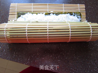 金枪鱼沙拉紫菜包饭的做法步骤：21