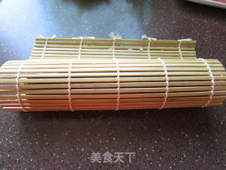 金枪鱼沙拉紫菜包饭的做法步骤：22