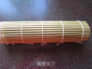 金枪鱼沙拉紫菜包饭的做法步骤：24