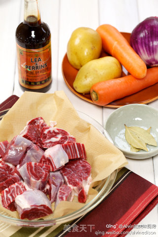 传统慢炖牛肉的做法步骤：1