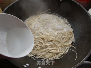 家常炒面的做法步骤：3