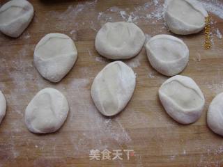 花朵绿豆沙包的做法步骤：5