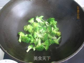 茄汁西兰花虾球的做法步骤：3