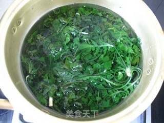 冬天享受春天的鲜味----荠菜豆腐丸子的做法步骤：2