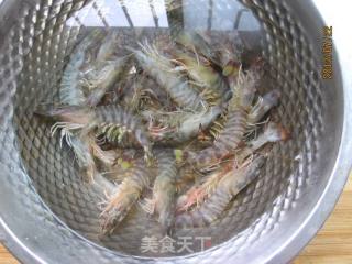 酸辣风味虾的做法步骤：1