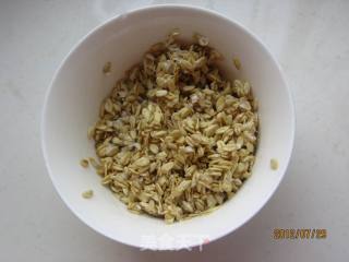 燕麦时蔬鲅鱼饼的做法步骤：2