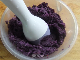 紫薯银丝卷的做法步骤：1