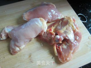 当归鸡汤的做法步骤：2