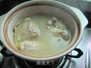 当归鸡汤的做法步骤：7