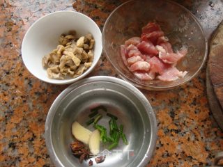 萝卜干炖肉的做法步骤：1