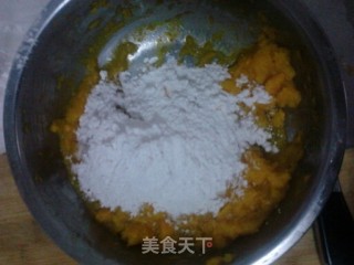 金黄南瓜饼的做法步骤：3