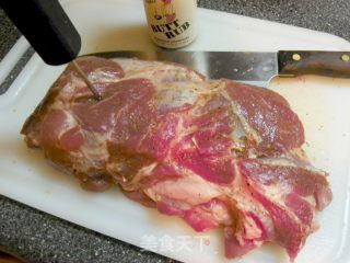 烤猪臀肉的做法步骤：1