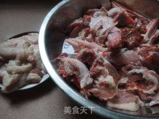 麻辣浓香------啤酒鸭的做法步骤：1