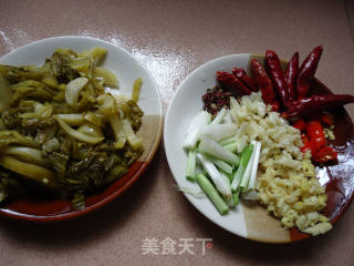 麻辣----------酸菜鱼的做法步骤：3