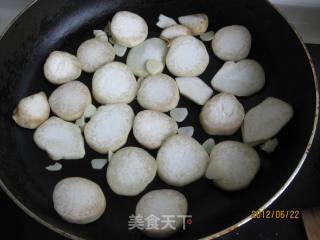 盐煎杏胞菇的做法步骤：6