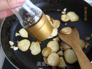 盐煎杏胞菇的做法步骤：8