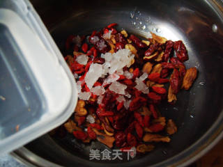 蜂蜜红枣枸杞茶的做法步骤：6