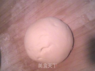 手擀面的做法步骤：1