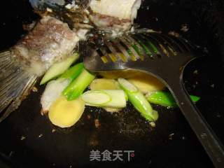 鱼头豆腐汤的做法步骤：5