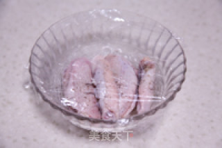 浓情料理---《香酥椒盐鸡翅》的做法步骤：5