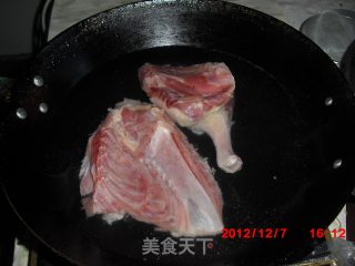 老鸭汤底清汤火锅的做法步骤：2
