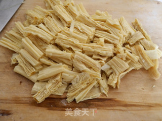 腐竹烧肉的做法步骤：2