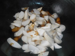 五花肉炖杏鲍菇的做法步骤：4