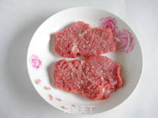 【银萝黑椒牛扒】---  装饰食用二合一的独特吃法的做法步骤：2