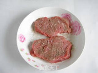 【银萝黑椒牛扒】---  装饰食用二合一的独特吃法的做法步骤：5