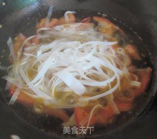 西红柿汤河粉的做法步骤：6