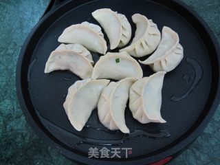 【韭菜煎饺】的做法步骤：9